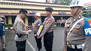 2025-10-27-polisi-dipecat.jpg