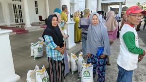 20250721-Pembagian-Beras-di-Takalar.jpg