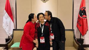 20250801_CIUMAN-MEGAWATI_puan-dan-nanda-cium-megawati.jpg
