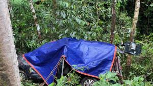 20250904-Mobil-Toyota-Innova-hitam-terjun-ke-jurang.jpg