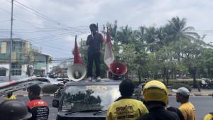 20250908-Demo-Ojek-Online-di-Kantor-Gubernur-Sulsel.jpg