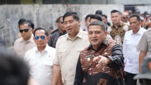 20250911-Wali-Kota-Makassar-Munafri-Dampingi-Mendagri-dan-Menteri-PKP.jpg