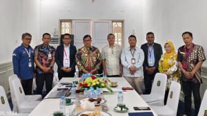 20250918-Firdaus-Daeng-Manye-menerima-audiensi-SIN.jpg