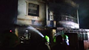20250923-Rumah-terbakar-akibat-tawuran.jpg