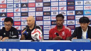 20250927-Bernardo-Tavares-didampingi-pemain-PSM-Makassar.jpg