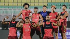 20250927-Skuad-PSM-Makassar-saat-official-training-jelang-lawan-PSIM-Yogyakarta.jpg