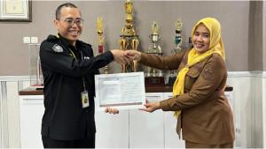20251001-Kepala-Pajak-Sidrap-dan-Wabup-Sidrap.jpg