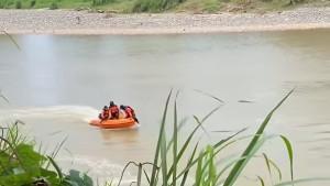 20251009-Pencarian-Orang-Tenggelam-di-Sungai-Saddang.jpg