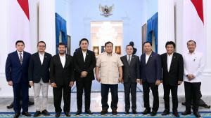 20251018-Prabowo-terima-komisi-v.jpg