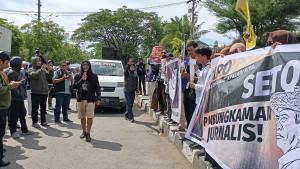 20251104-Aksi-unjuk-rasa-Koalisi-Advokasi-Jurnalis-KAJ-3.jpg