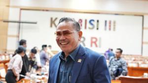 20251110-Anggota-Komisi-III-DPR-RI-Frederik-Kalalembang.jpg