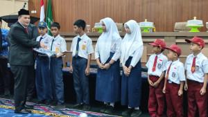 20251110-bantuan-seragam-sekolah.jpg