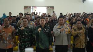 20251120-Munafri-Arifuddin-kumpulkan-warga-bahas-konflik.jpg