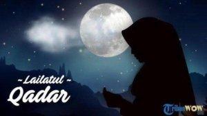 AMALAN-LAILATUL-QADAR-Ilustrasi-berdoa-di-malam-lailatul-qadar-hhh.jpg