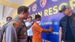 AR-32-warga-Kecamatan-Lamasi-di-Mapolres-Luwu.jpg