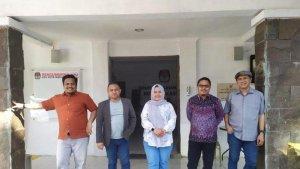 Abdi-Goncing-kemeja-batik-ungu.jpg