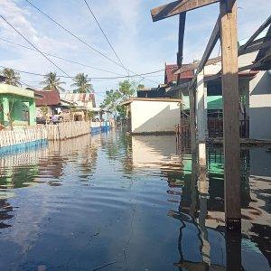 Air-banjir-rob-di-Passimmarannu-Kecamatan-Sinjai-Timur-Sabtu-2522023.jpg
