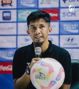 Asisten-Pelatih-PSM-Makassar-Ahmad-Amiruddin-2025.jpg