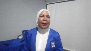 Asni-saat-ditemui-di-Kota-Belopa-usai-mendaftarkan-Bacaleg-di-KPU-Luwu.jpg