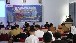 Badan-Pengawas-Pemilihan-Umum-Bawaslu-Bulukumba-melakukan-goes-to-school-4.jpg