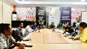 Bawaslu-Gowa-bersama-KPU-Gowa-saat-rapat-koordinasi-beberapa-waktu-lalun.jpg