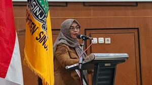 Bupati-Sinjai-Ratnawati-Arif-saat-memberikan-sambutan-sosialisasi.jpg