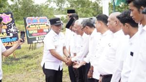 Bupati-Wajo-Andi-Rosman-saat-kukuhkan-pengurus.jpg