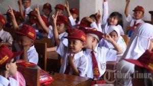 DANA-BOS-ilustrasi-murid-SD-Dana-Bantuan-Operasional-Satuan-Pendidikan.jpg