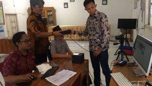 Dinas-Kependudukan-dan-Catatan-Sipil-Takalar-melakukan-perekaman-KTP-el-KIA-dan-KK-1.jpg