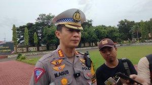 Dirlantas-Polda-Sulsel-Kombes-Pol-I-Made-Agus-Prasetya-ditemui-seusai-apel-gelar-k.jpg