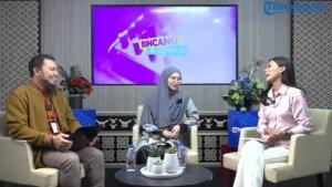 Divisi-Humas-and-Sponsorship-Muhammad-Reza-Kamal-dan-Ketua-Panitia-Aprilia.jpg