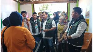 Firdaus-Daeng-Manye-tengah-meresmikan-Griya-Sipakaberu-di-Desa.jpg