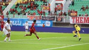 GOL-PSM-Striker-PSM-Makassar-Abdul-Rahman-berhasil-mencetak-gol-ke-gawang.jpg