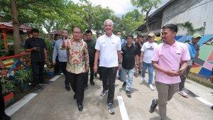 Gubernur-Jawa-Tengah-Ganjar-Pranowo-saat-mengunjungi-Lorong-Wisata-Makassar-kk.jpg
