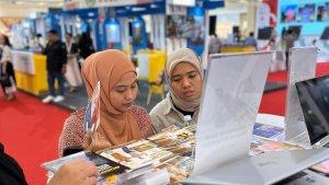 HEALTHCARE-EXPO-Pengunjung-mendatangi-booth-Malaysia-Healthcare-Expo-12222.jpg