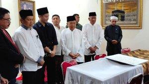 Jusuf-Kalla-melayat-ke-rumah-duka-almarhum-Prof-Hamka-Haq.jpg