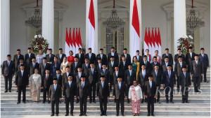 KABINET-MERAH-PUTIH-Para-wakil-menteri-wamen-berfoto-bersama.jpg