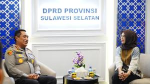 Kapolda-Sulsel-Djuhandhani-datangi-Ketua-DPRD-Sulsel-Andi-Rachmatika-Dewi.jpg