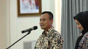 Kapolres-Palopo-AKBP-Safii-Nafsikin-bersama-istri-Nadiavv.jpg