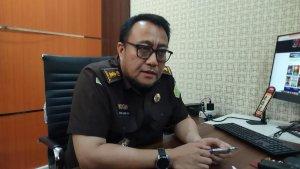 Kasi-Intel-Kejari-Makassar-Andi-Alamsyah-ditemui-di-kantornya-seusai-menggeledah-kantor-KONI.jpg