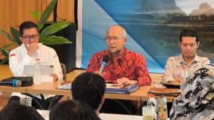 Kepala-BI-Sulsel-Rizki-Ernadi-Wimanda-tengah-2025555.jpg