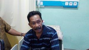 Kepala-Desa-Lonrong-Fahri-Jalil-jalani-perawatan-di-RSUD-Sultan-Dg-Raja-Bulukumba.jpg