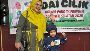Kepala-Sekolah-TK-Zakia-Fikrah-Kasmawati-dan-Mufidah.jpg