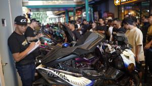 Keseruan-CustoMAXI-2025-di-Mal-Ratu-Indah-MaRI-Makassar-2025.jpg