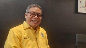 Ketua-DPD-I-Golkar-Sulsel-Taufan-Pawe-saat-ditemui-di-Tanamera-Coffee-Pettarani-Rabu-2662024.jpg