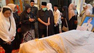 Ketua-Golkar-Bantaeng-Liestiaty-Fachrudin-Nurdin-Abdullah-2023.jpg