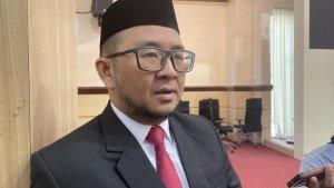 Komisioner-KPID-Sulsel-Irwan-Ade-Saputra-vs.jpg