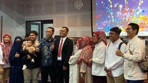 MO-PSM-Makassar-Andi-Ahmad-Hasan-Tenriliweng-usai-sidang-promosi-program-doktor.jpg