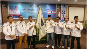 MUSCAB-APDESI-Kepala-Desa-Kale-Komara-Parawangsa-menerima.jpg