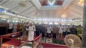 Masjid-Al-Markaz-Al-Islami-Jenderal-M-Jusuf-1-8122023.jpg